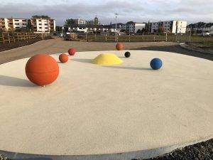 Arbeiten an der neuen Grünachse im Baugebiet - Oktober 2024